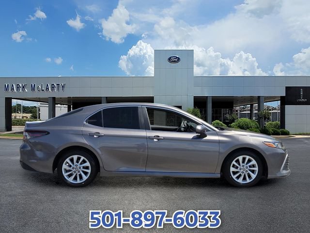 Used 2022 Toyota Camry LE FWD image 6