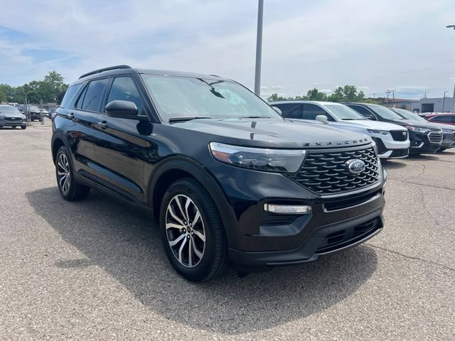 Certified 2024 Ford Explorer ST-Line w/ Class IV Trailer Tow Package AWD/4WD image 3
