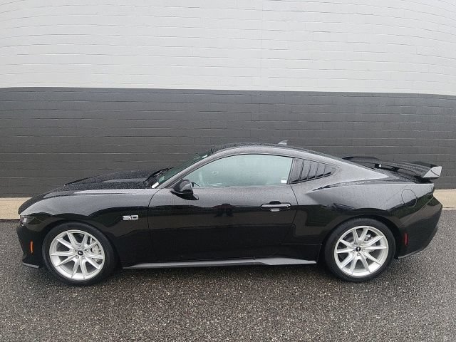 Certified 2024 Ford Mustang GT Premium RWD image 3