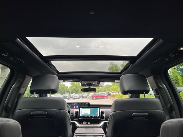 Certified 2025 Ford Expedition Platinum w/ Stealth Performance Package AWD/4WD image 27