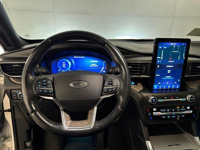 Certified 2020 Ford Explorer Platinum w/ Premium Technology Package image 11
