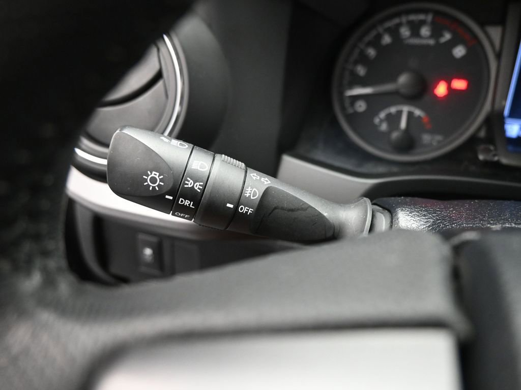 Used 2020 Toyota Tacoma TRD Off-Road w/ Technology Package image 13