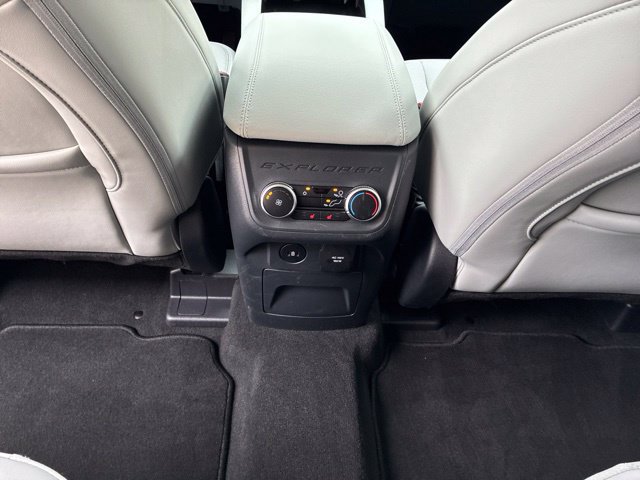 Certified 2026 Ford Explorer Platinum w/ LUX Leather Package AWD/4WD image 17