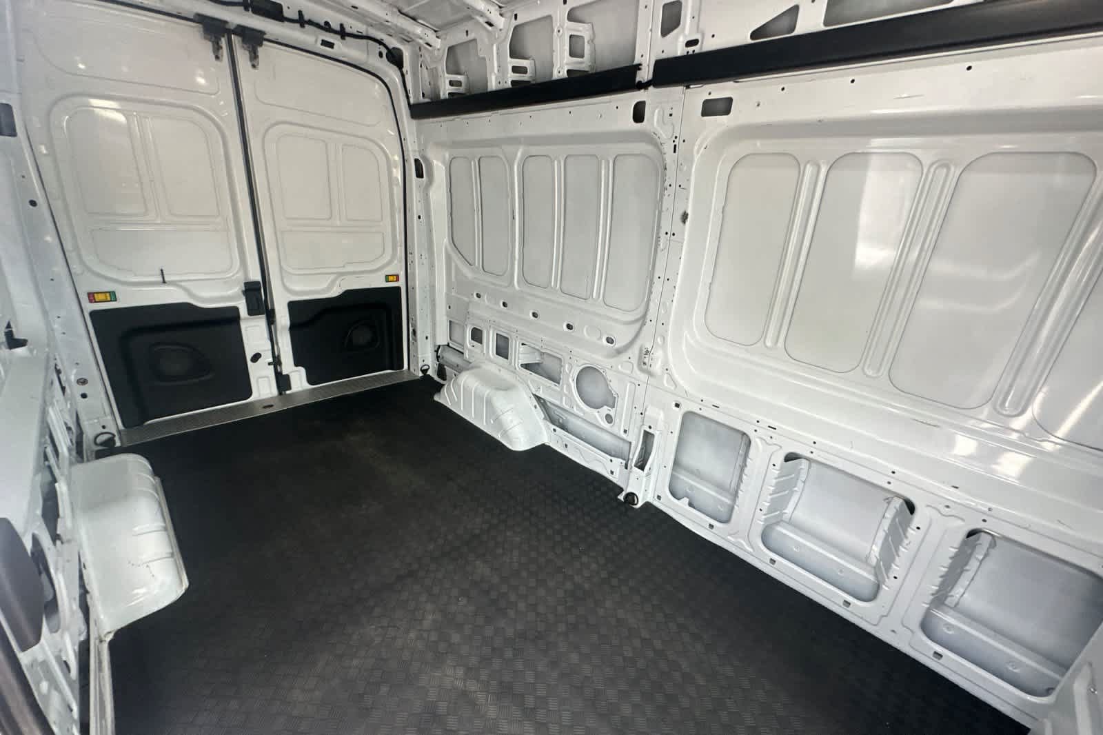 Certified 2025 Ford Transit 250 148 High Roof AWD image 4