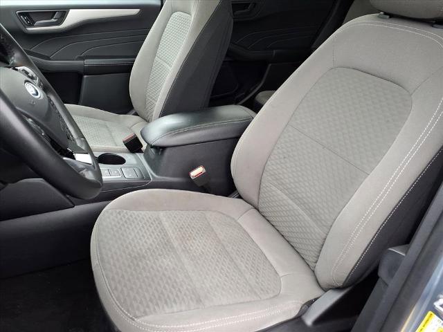 Certified 2022 Ford Escape SE w/ SE Sport Appearance Package image 18