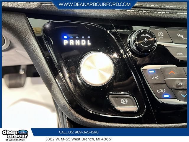 Used 2025 Chrysler Pacifica Limited FWD image 15