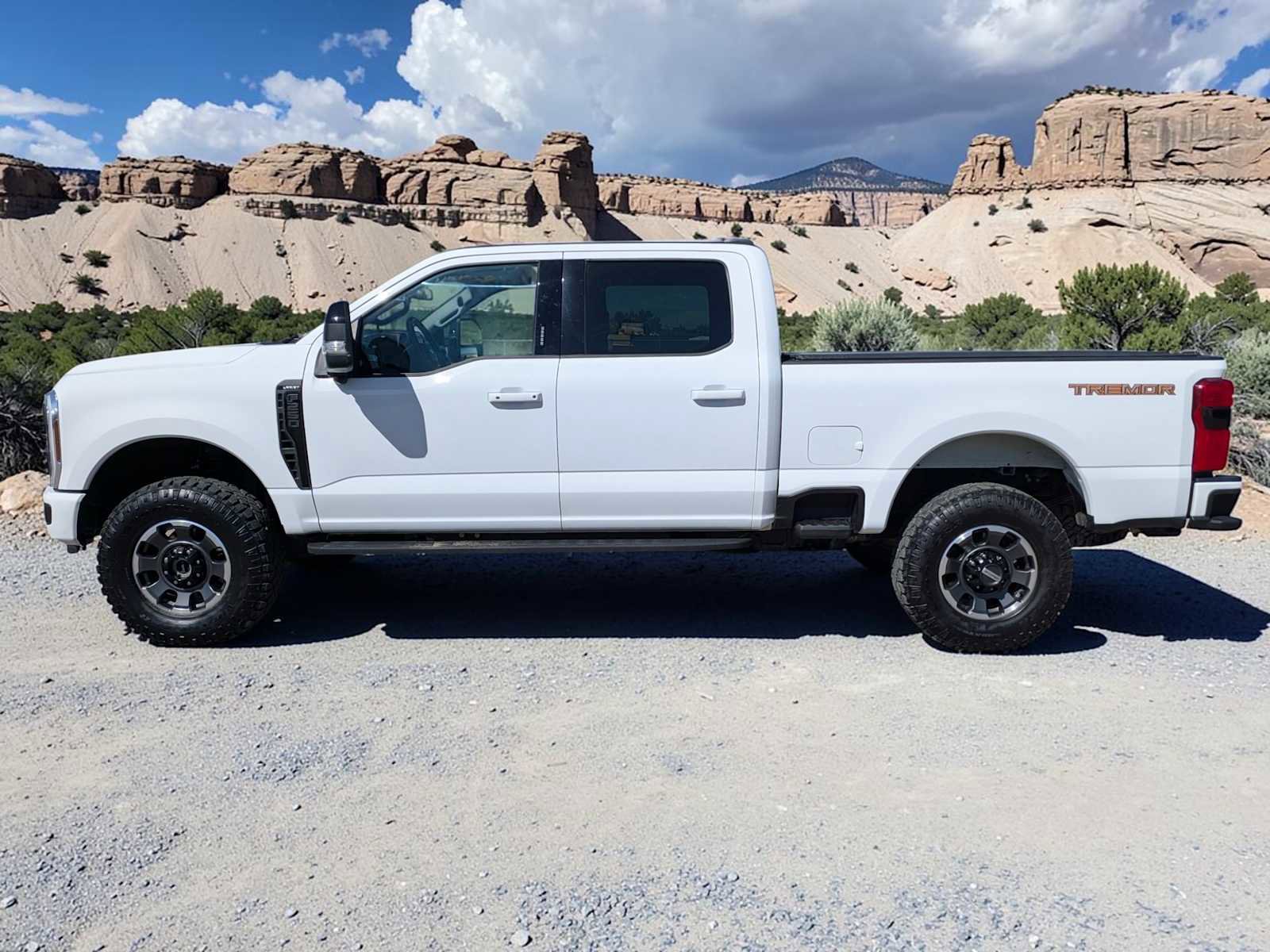 Certified 2024 Ford F250 Lariat w/ Tremor Off-Road Package AWD/4WD image 3