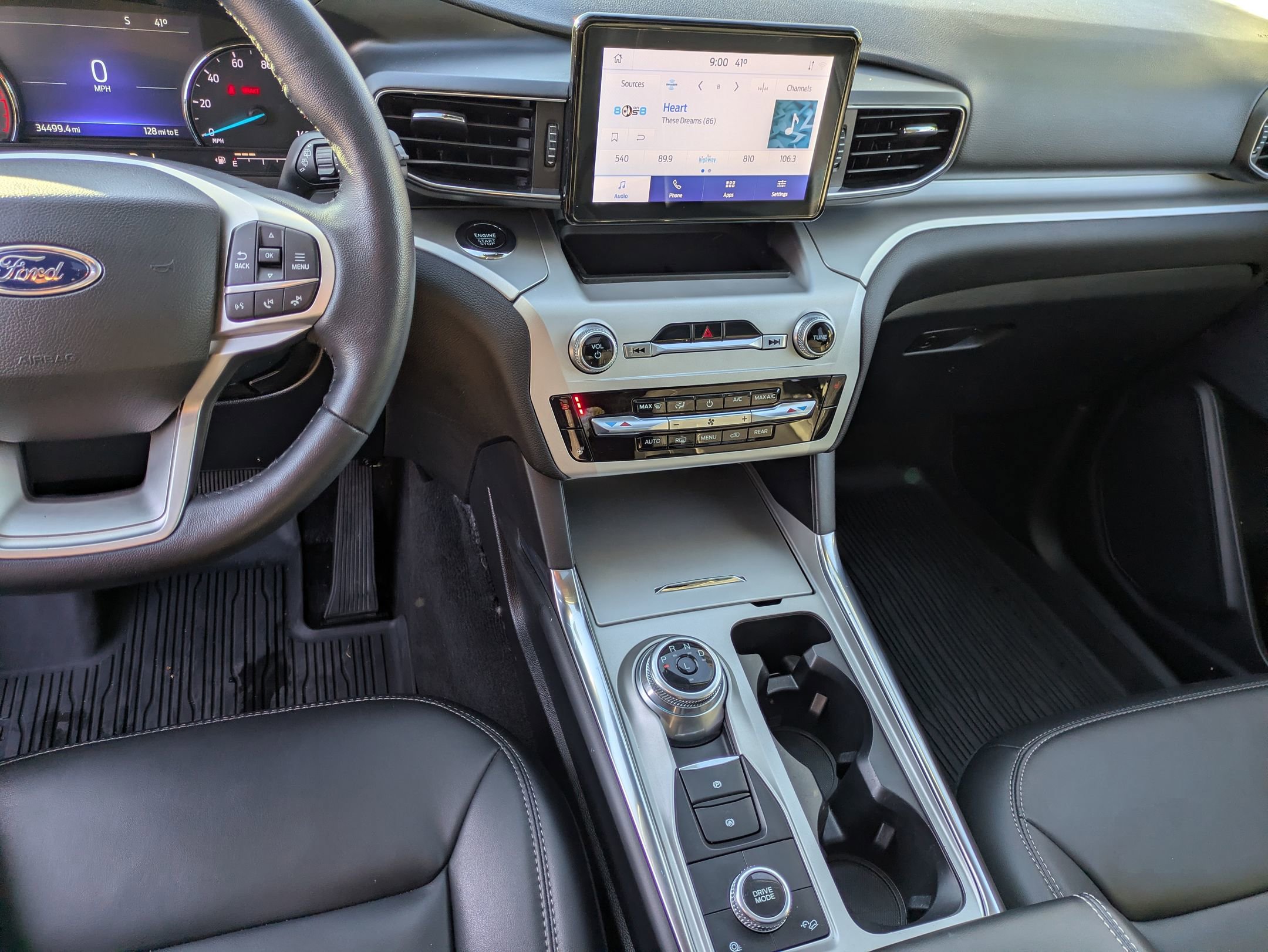 Certified 2022 Ford Explorer XLT w/ Equipment Group 202A image 22