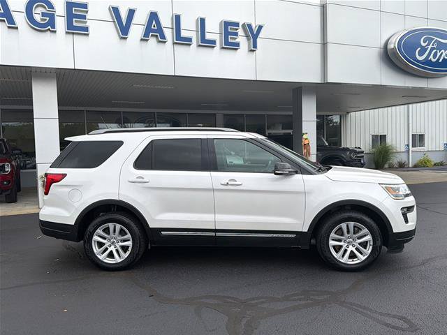 Certified 2018 Ford Explorer XLT w/ Equipment Group 202A AWD/4WD image 8