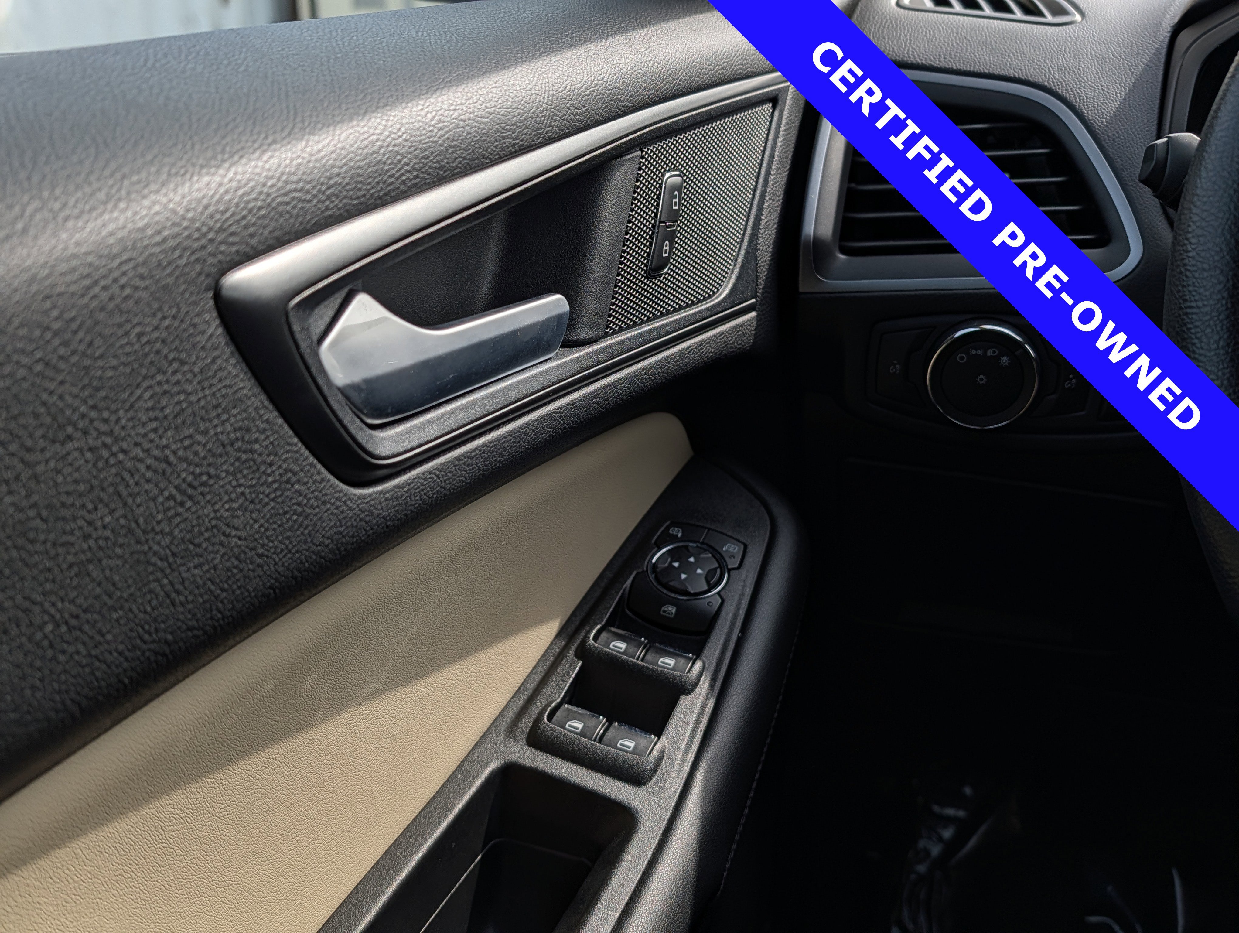 Certified 2020 Ford Edge SE image 23