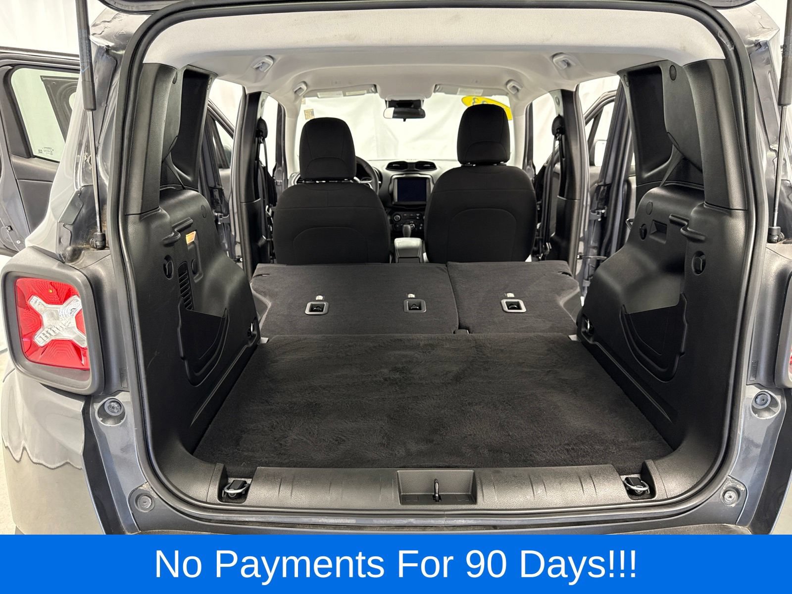 Used 2023 Jeep Renegade Latitude AWD/4WD image 38