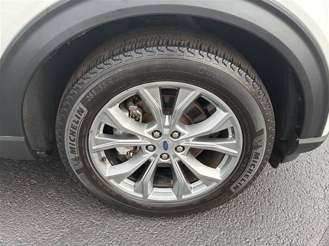 Certified 2022 Ford Explorer XLT w/ Equipment Group 202A AWD/4WD image 38