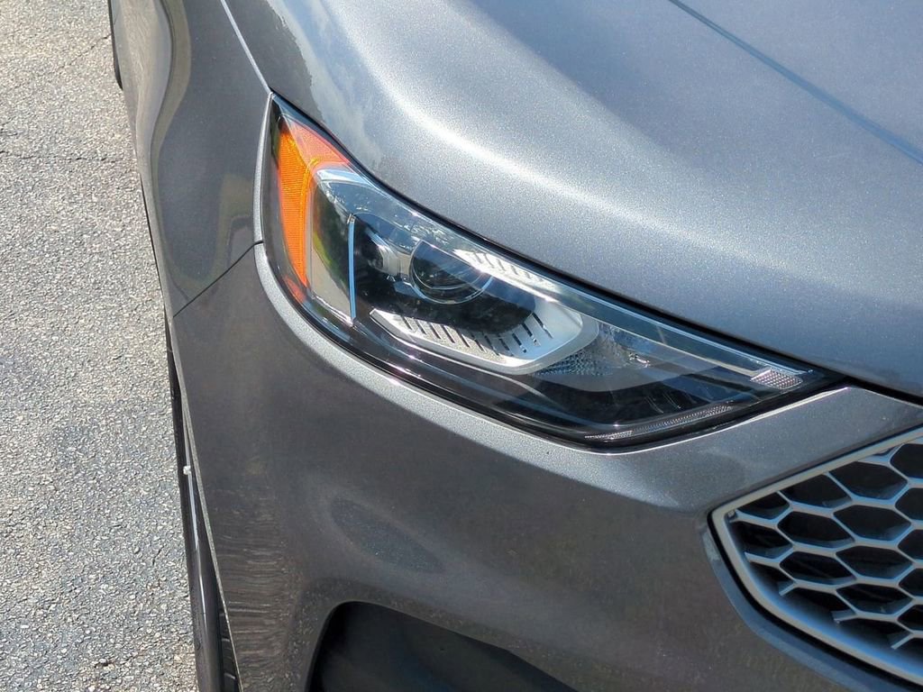 Certified 2024 Ford Edge SE image 10