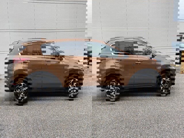 Used 2021 Kia Sportage LX image 2