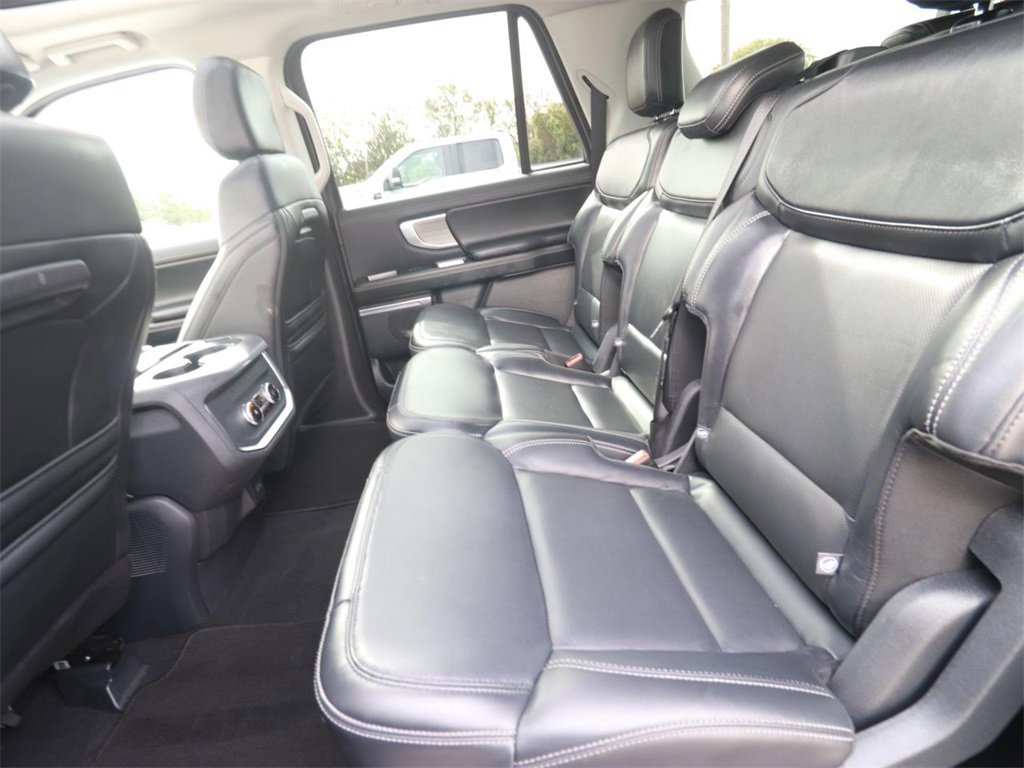 Certified 2025 Ford Expedition Max Platinum image 13