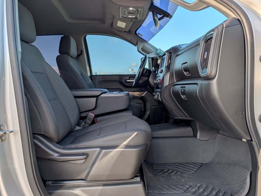 Used 2020 Chevrolet Silverado 2500 LT w/ Texas Edition AWD/4WD image 11
