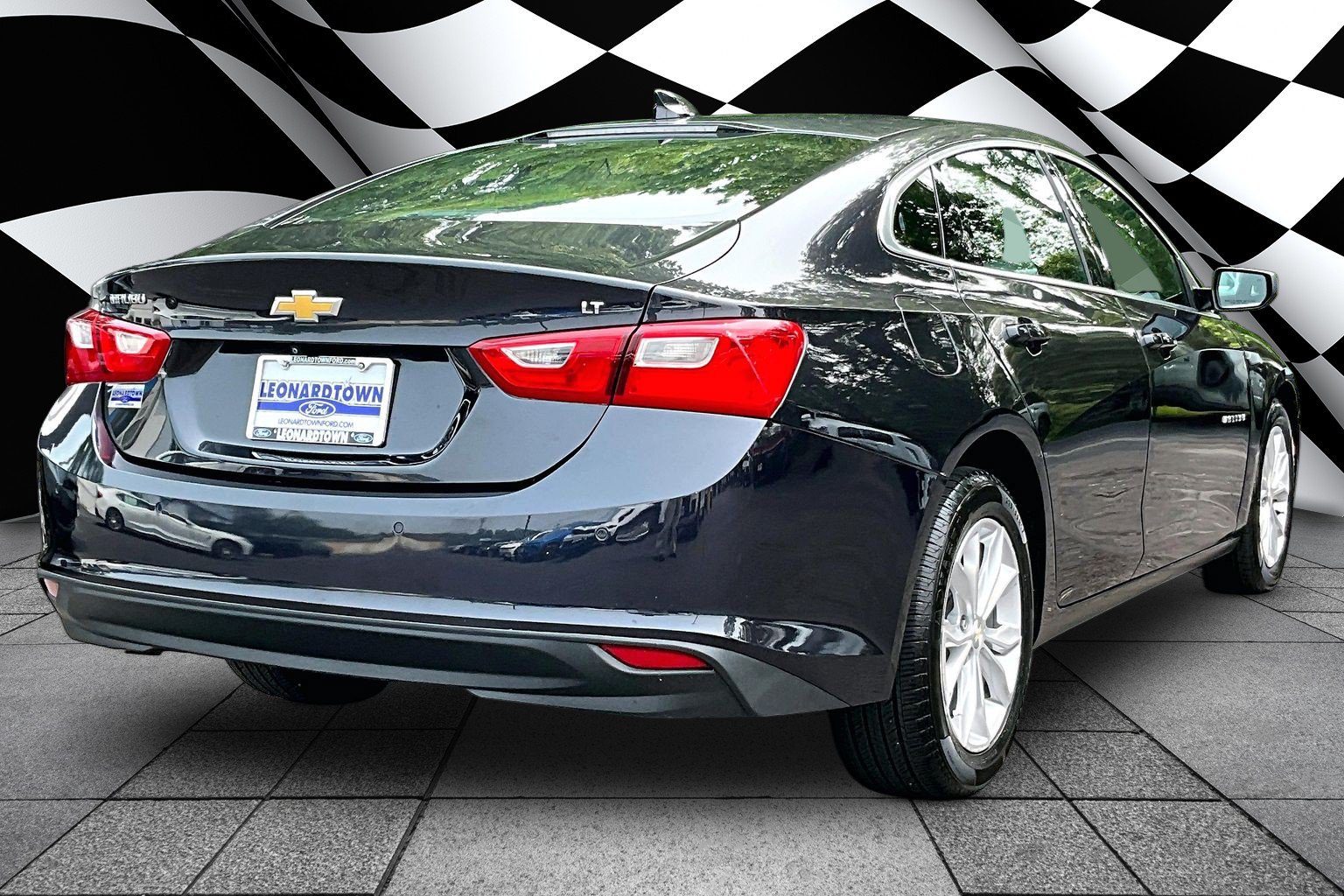 Used 2023 Chevrolet Malibu LT w/ Driver Confidence Package FWD image 2