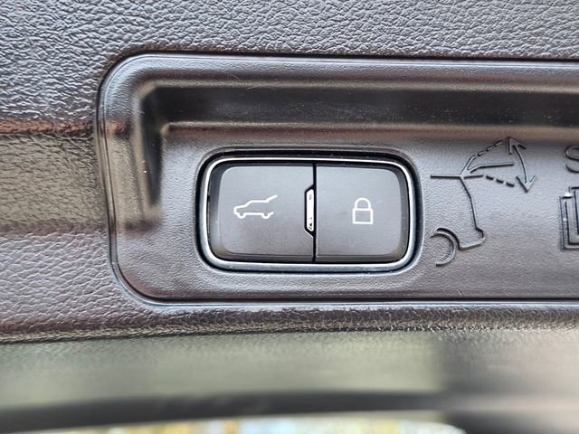 Certified 2022 Ford Explorer XLT w/ Equipment Group 202A image 35