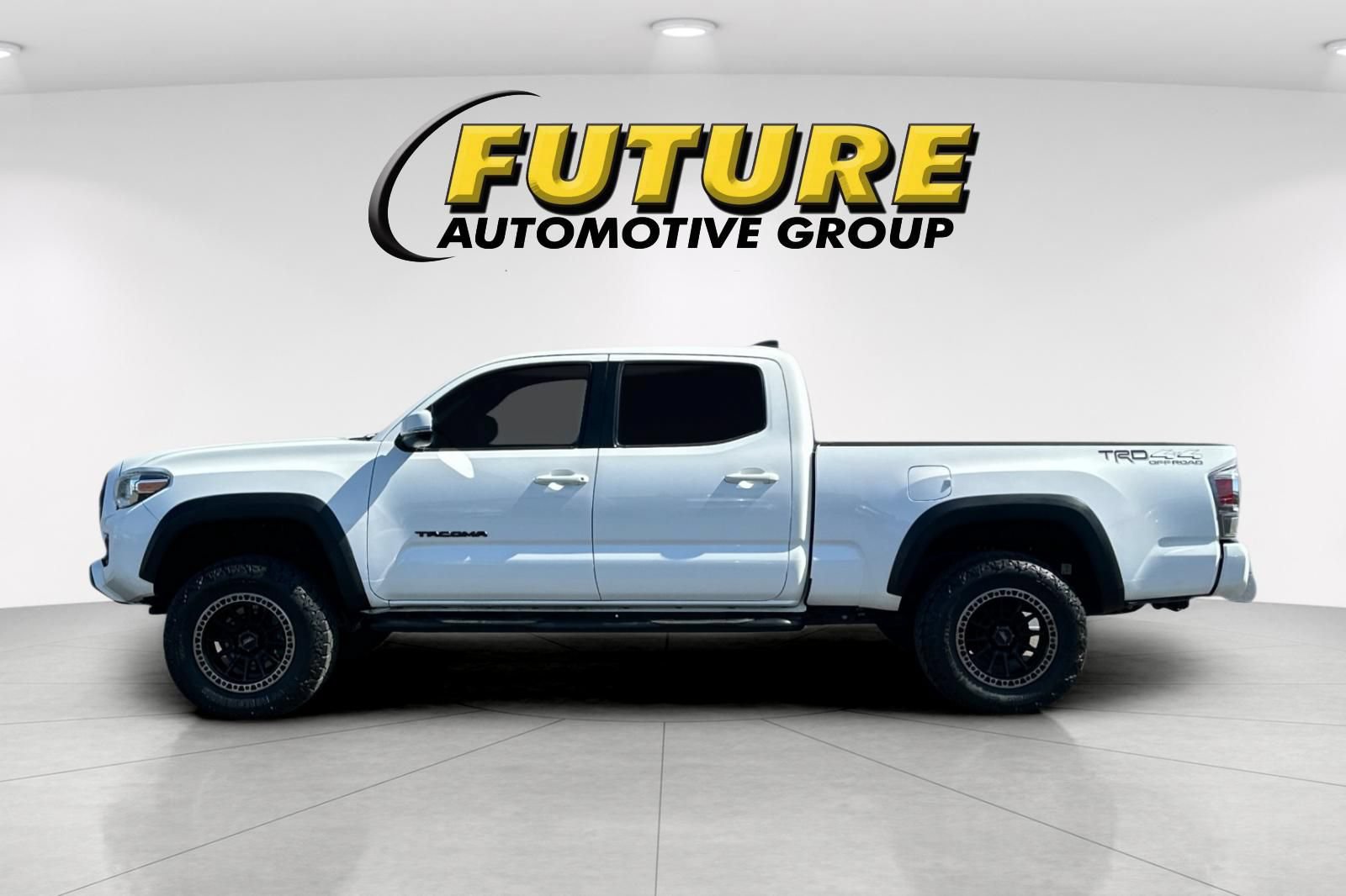 Used 2021 Toyota Tacoma TRD Off-Road w/ TRD Premium Off Road Package AWD/4WD image 6