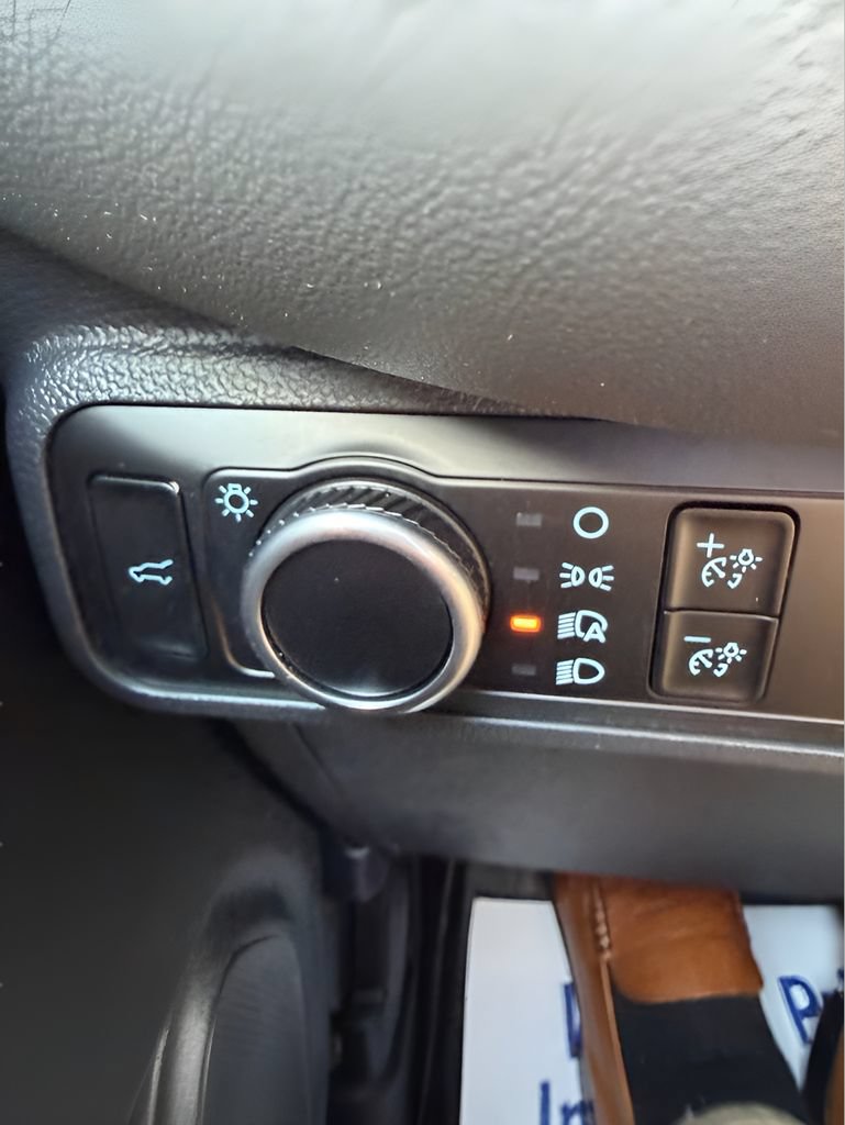 Certified 2025 Ford Explorer Active AWD/4WD image 22