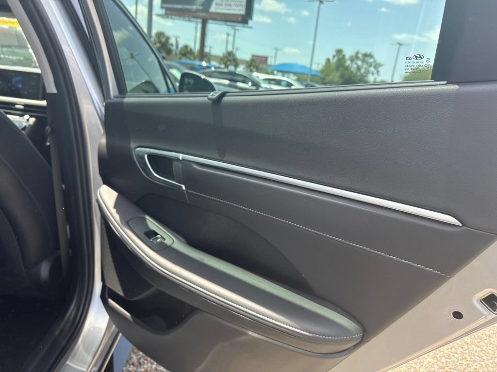 Used 2025 Hyundai Sonata Limited FWD image 22