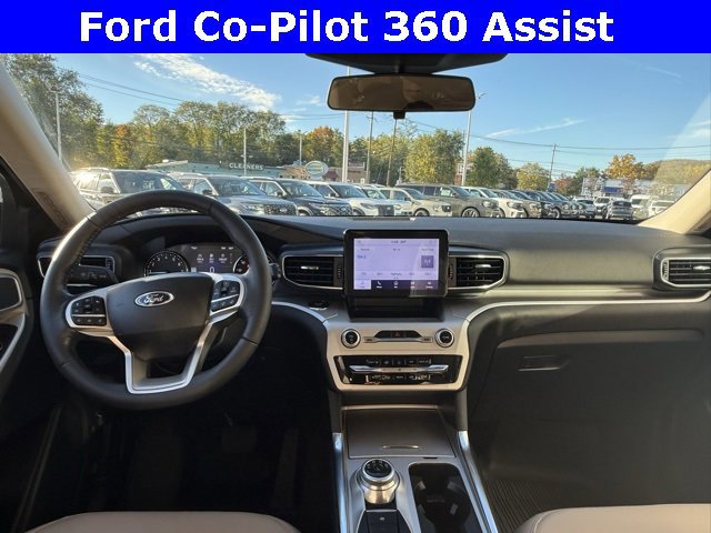 Certified 2022 Ford Explorer XLT w/ Equipment Group 202A image 10