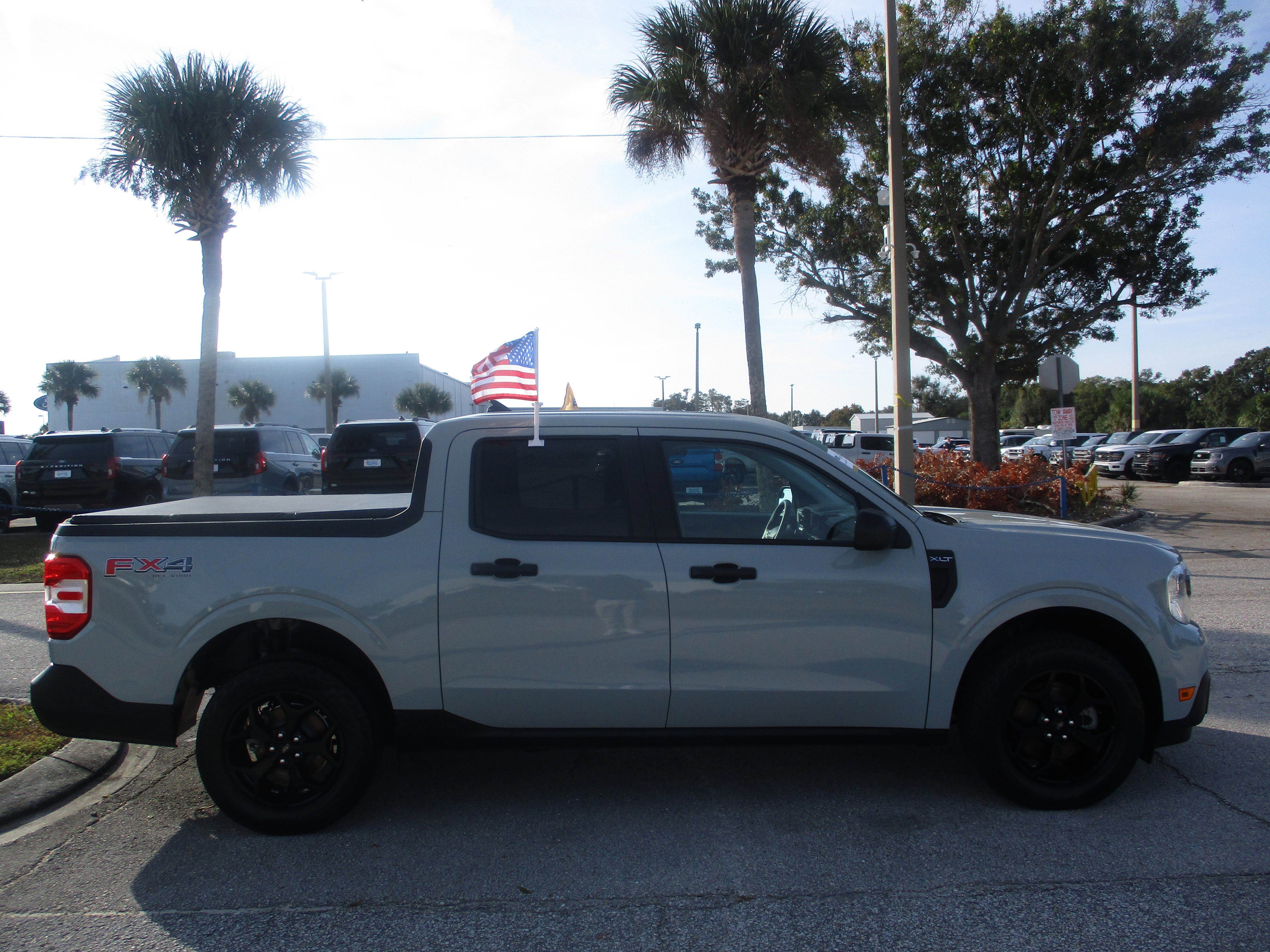 Certified 2022 Ford Maverick XLT w/ Equipment Group 300A Standard image 8