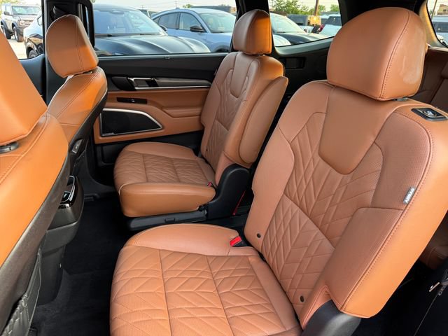 Used 2025 Kia Telluride AWD image 16
