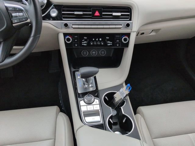 Used 2025 Genesis G70 2.5T image 18