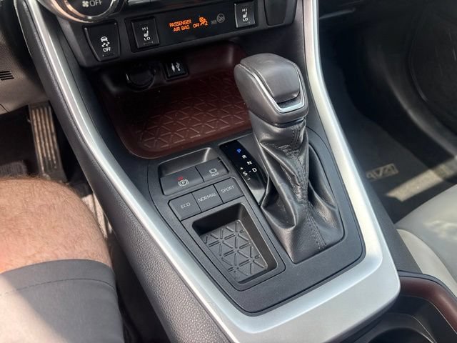 Used 2019 Toyota RAV4 Limited FWD image 15