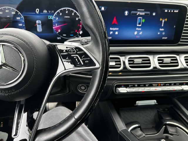 Used 2024 Mercedes-Benz Maybach GLS 600 4MATIC image 30