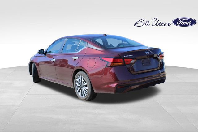 Used 2024 Nissan Altima 2.5 SV image 3