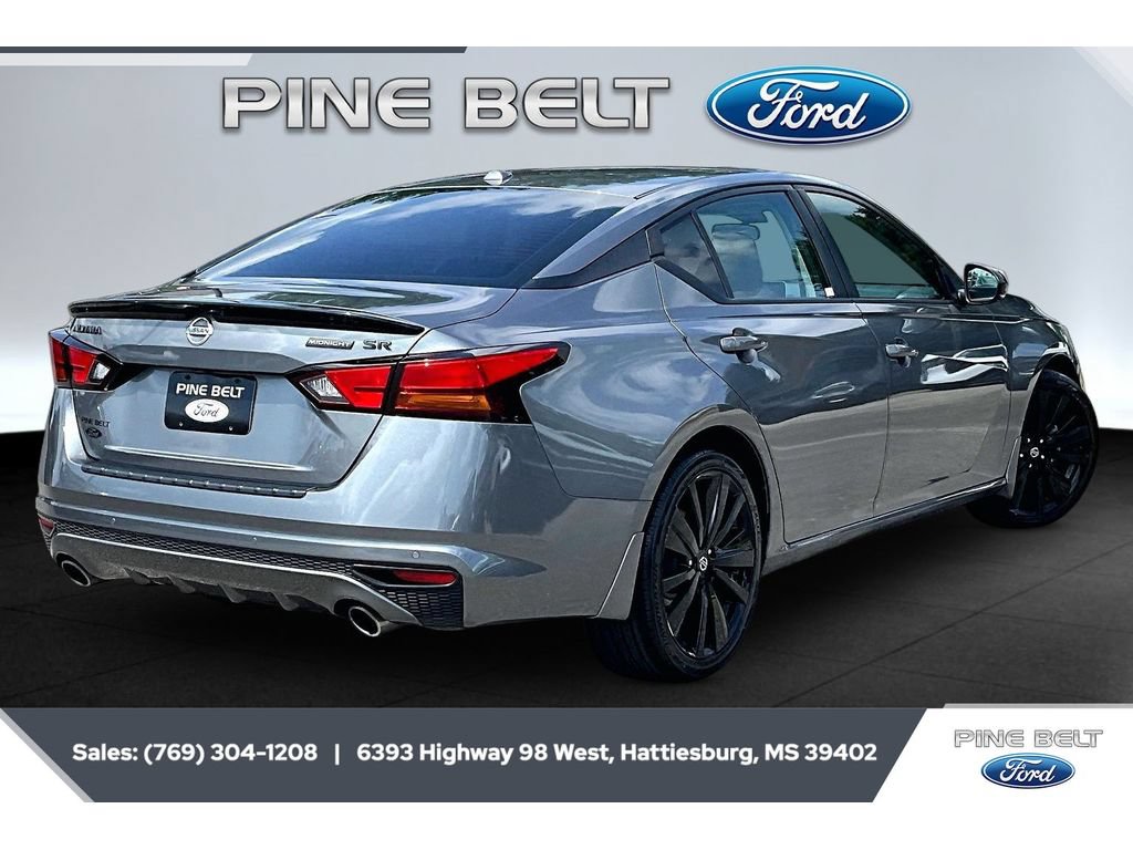 Used 2022 Nissan Altima 2.5 SR w/ Midnight Edition Package FWD image 11
