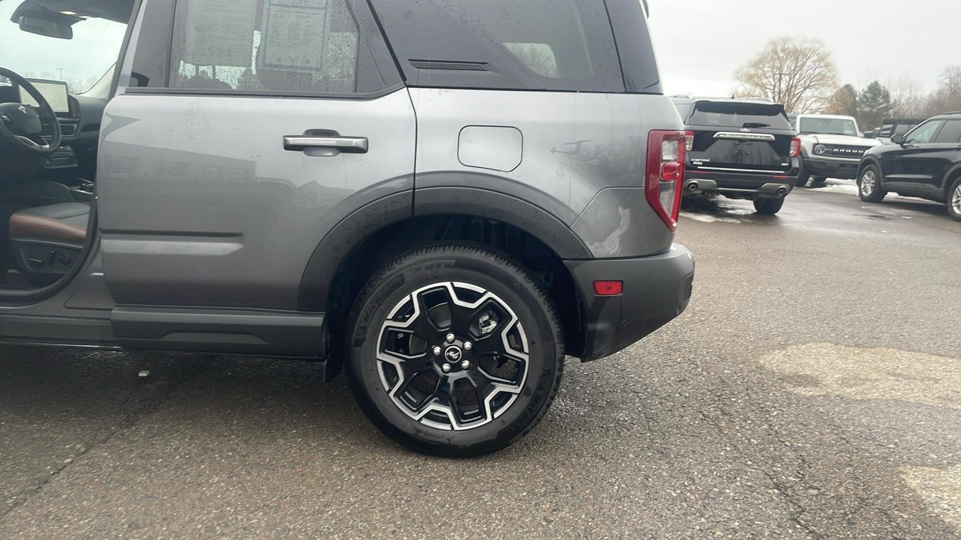 Certified 2025 Ford Bronco Sport Outer Banks w/ Outer Banks Tech Package+ AWD/4WD image 26