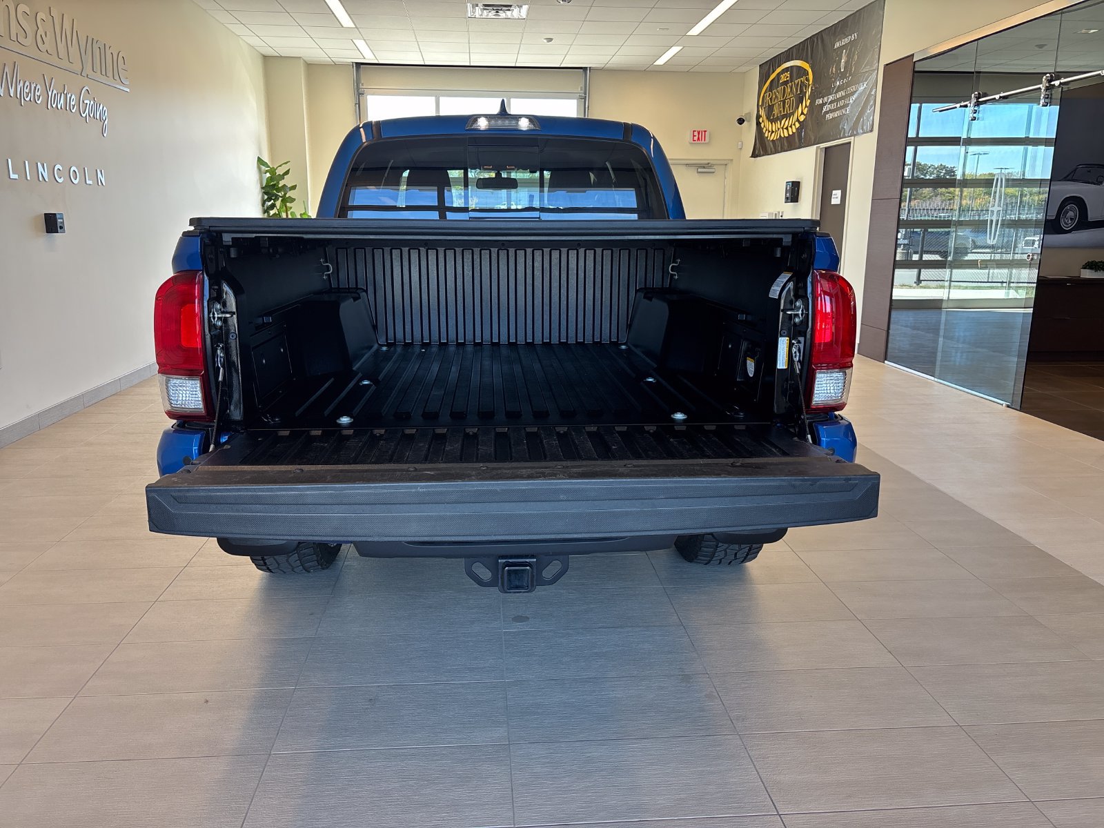 Used 2017 Toyota Tacoma 4x4 Double Cab image 10