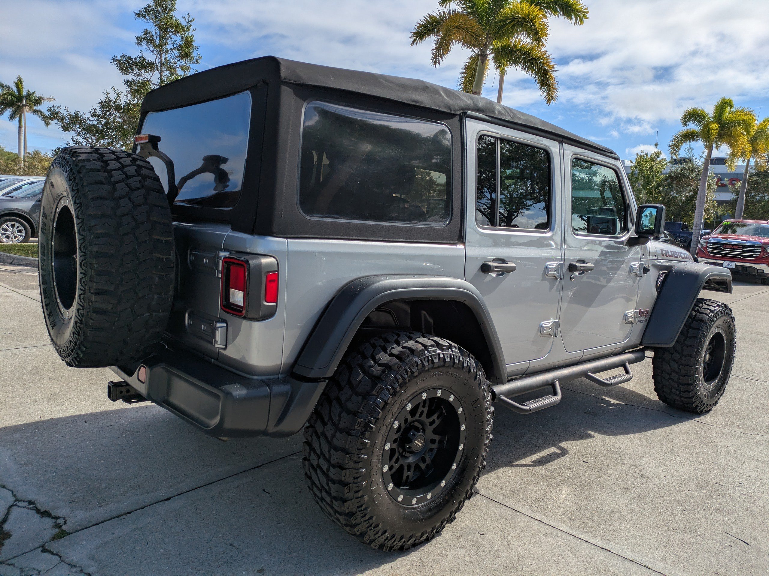 Used 2020 Jeep Wrangler Unlimited Rubicon w/ Dual Top Group AWD/4WD image 4