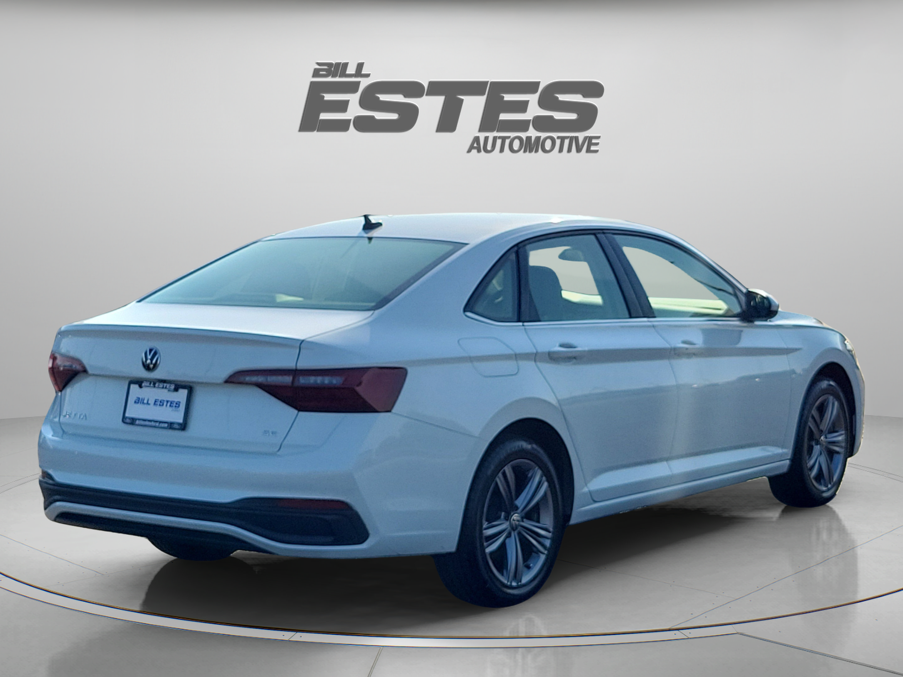 Used 2023 Volkswagen Jetta SE FWD image 4