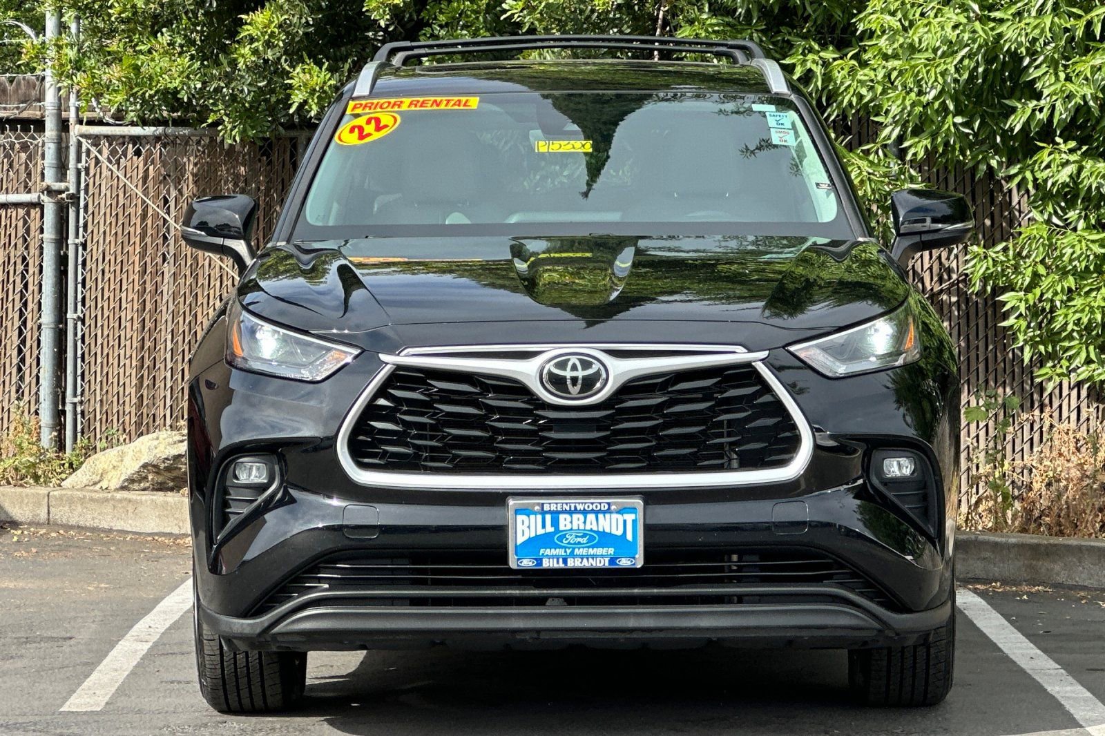 Used 2022 Toyota Highlander XLE AWD/4WD image 5