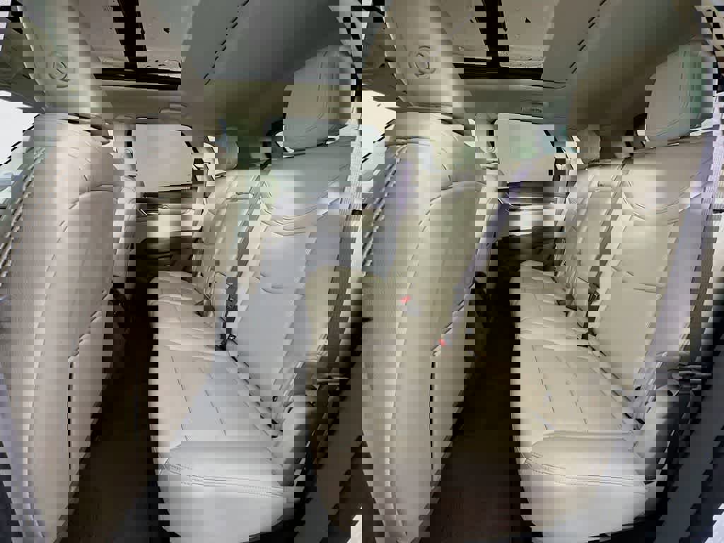 Used 2022 Cadillac XT5 Premium Luxury image 17