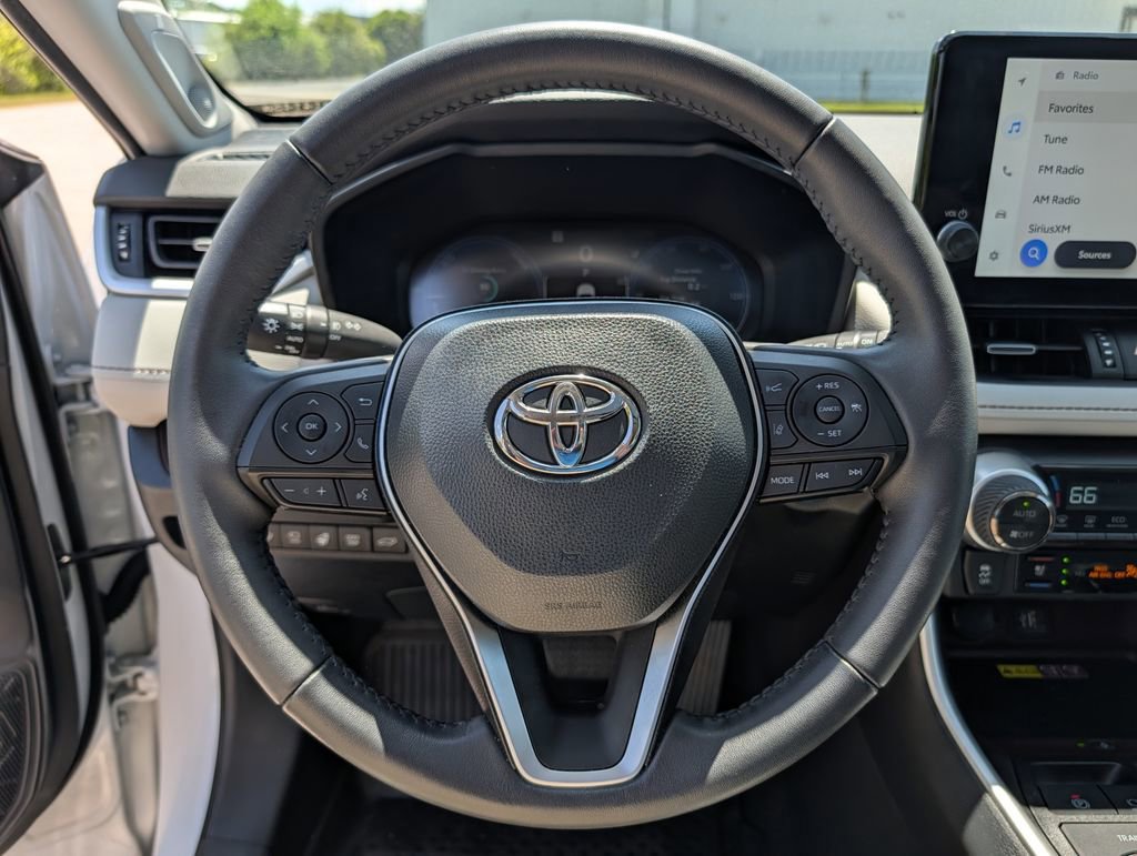 Used 2023 Toyota RAV4 Limited AWD/4WD image 7