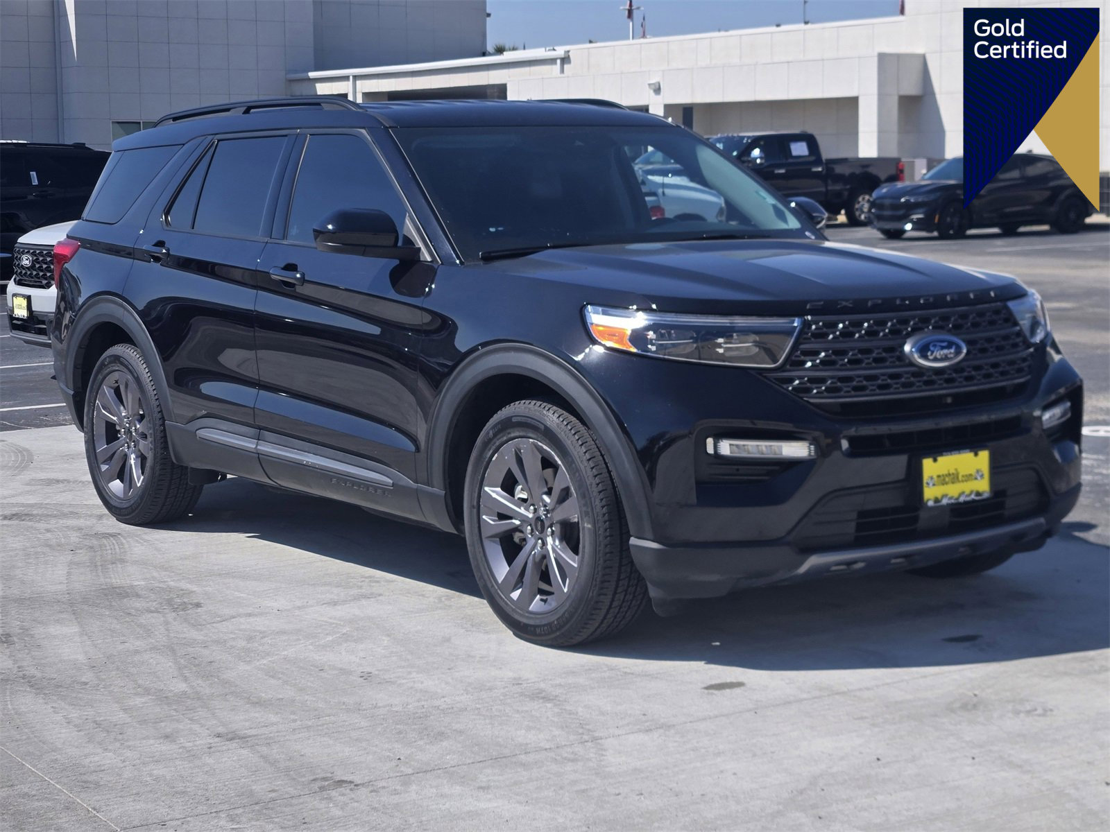 Certified 2022 Ford Explorer XLT w/ Equipment Group 202A image 1