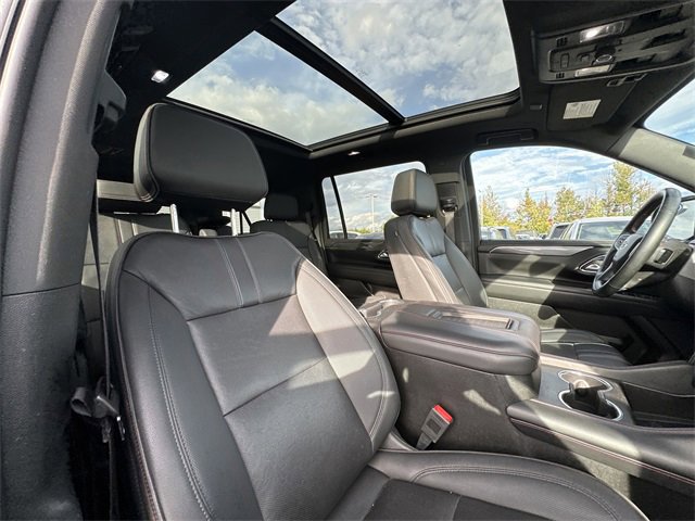 Used 2023 Chevrolet Suburban RST w/ Sport Performance Package image 36