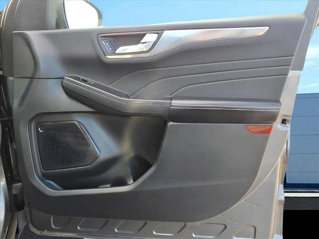 Certified 2022 Ford Escape Titanium w/ Class II Trailer Tow Package image 12