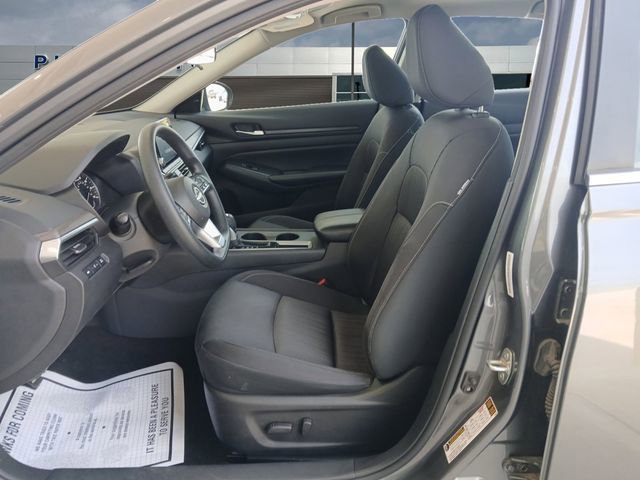 Used 2025 Nissan Altima 2.5 SV FWD image 9