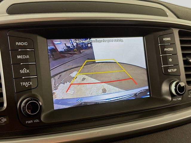 Used 2020 Kia Sorento LX image 13