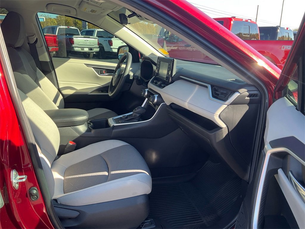 Used 2022 Toyota RAV4 XLE image 11