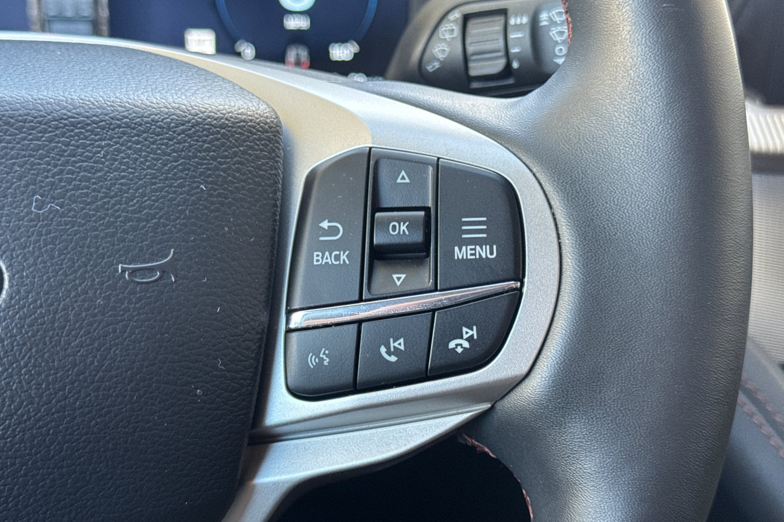 Certified 2026 Ford Explorer Active w/ Active Comfort Package AWD/4WD image 40