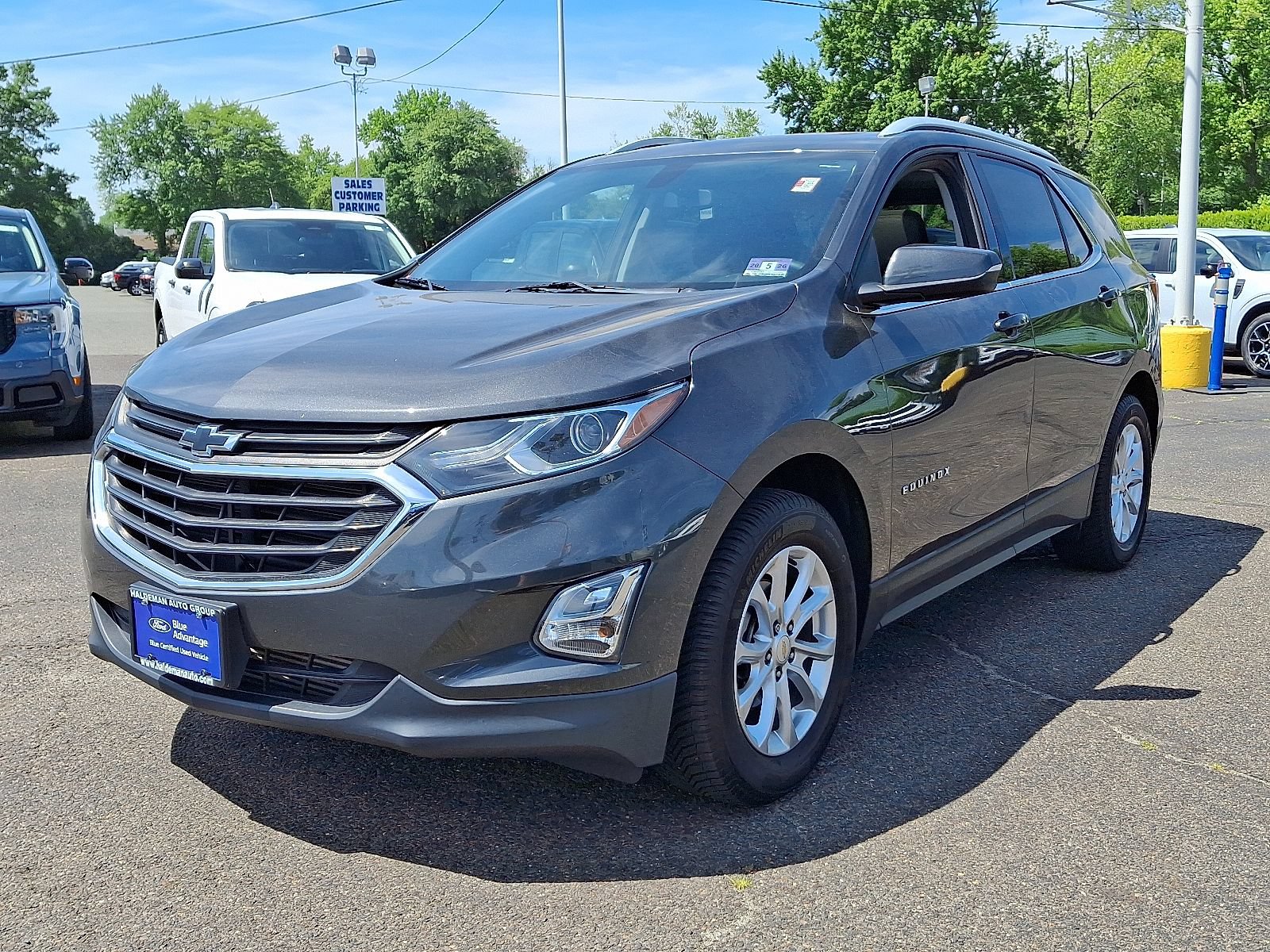Used 2019 Chevrolet Equinox LT w/ Sun & Navigation Package AWD/4WD image 3