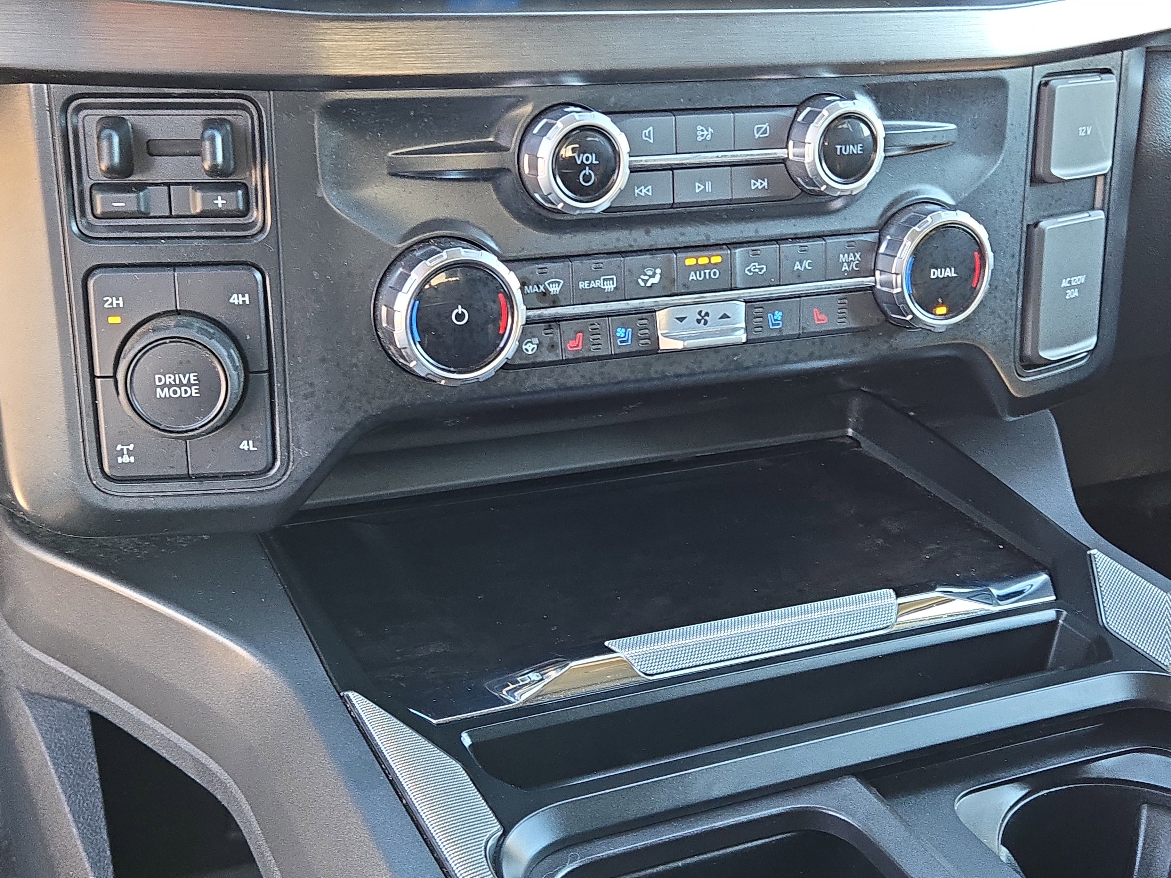 Certified 2023 Ford F250 Lariat w/ Lariat Ultimate Package image 29