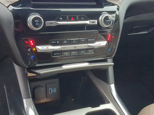 Certified 2022 Ford Explorer Limited w/ Equipment Group 301A AWD/4WD image 26